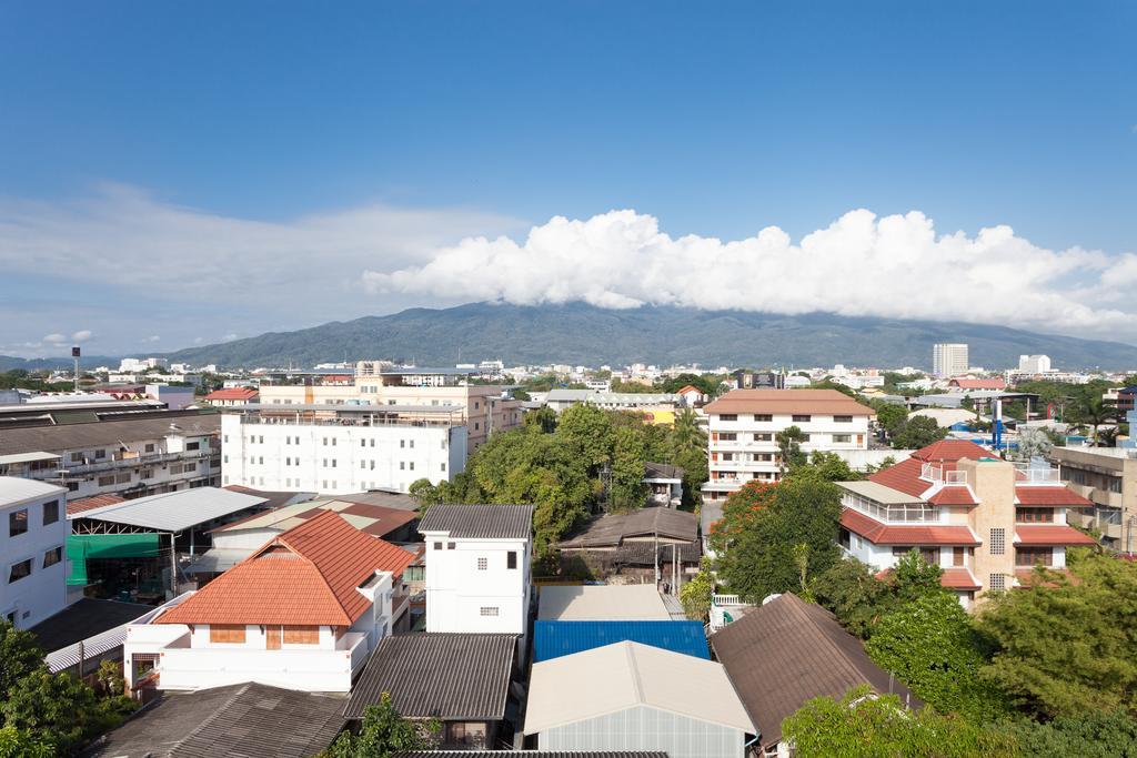 We Briza Hotel Chiangmai Chiang Mai Dış mekan fotoğraf